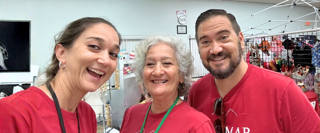 Katmar at a craft show